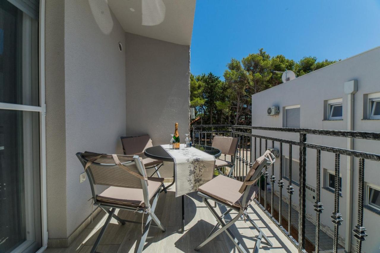 Apartments Djian Vir Exterior foto