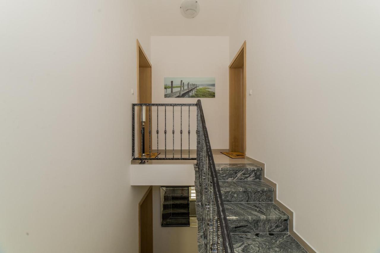Apartments Djian Vir Exterior foto